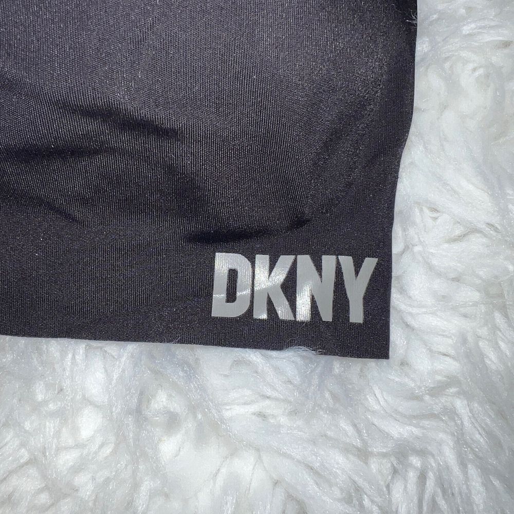 DKNY Womens Bra Size Small Laser Cut Adjustable Sports DK8426P2 Yoga Black - Picture 2 of 4